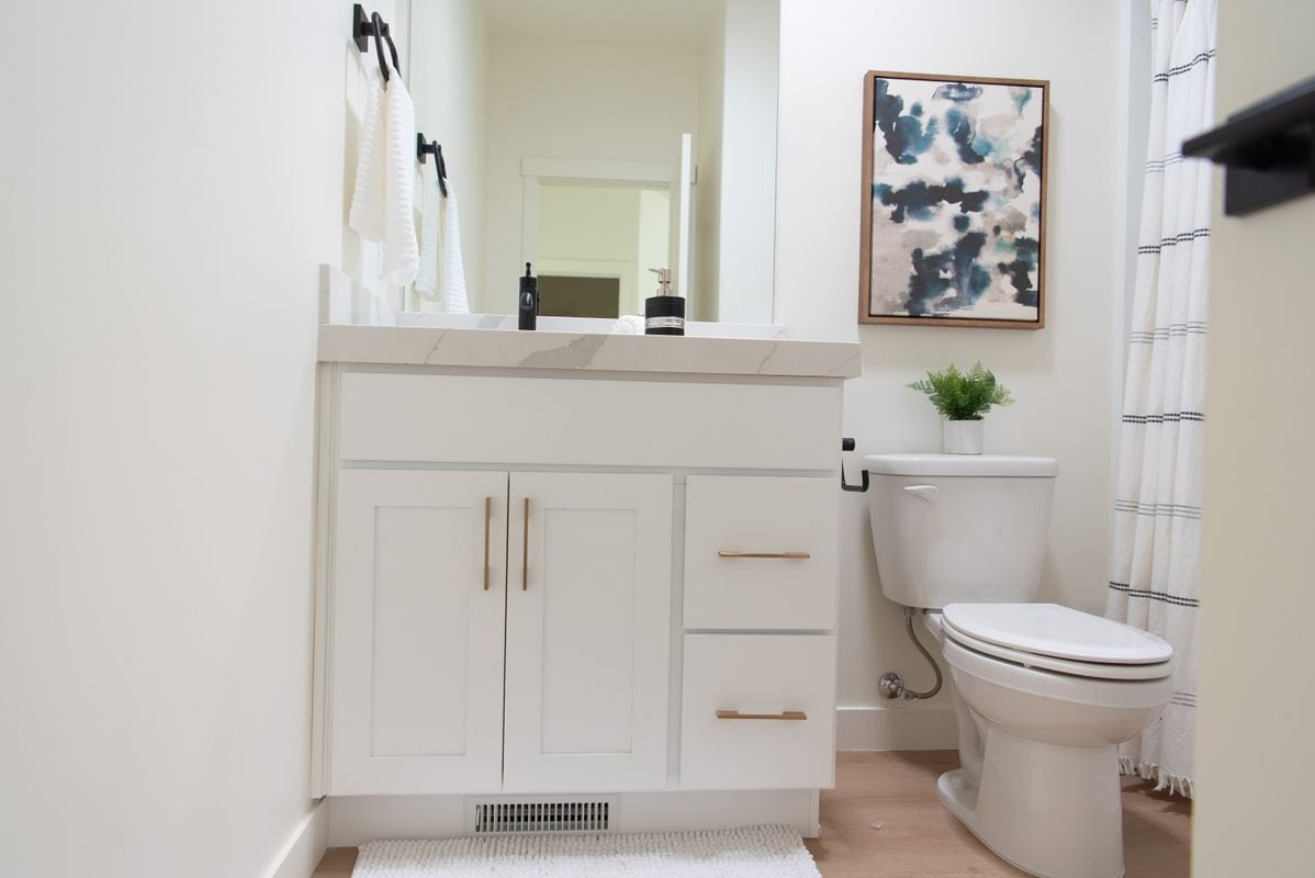 Building Photo - 1802 Drake Ln