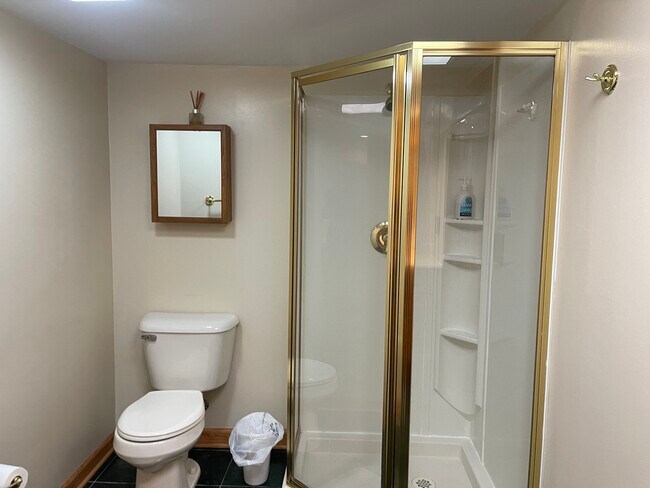 Building Photo - 3252 Cool Springs Ct