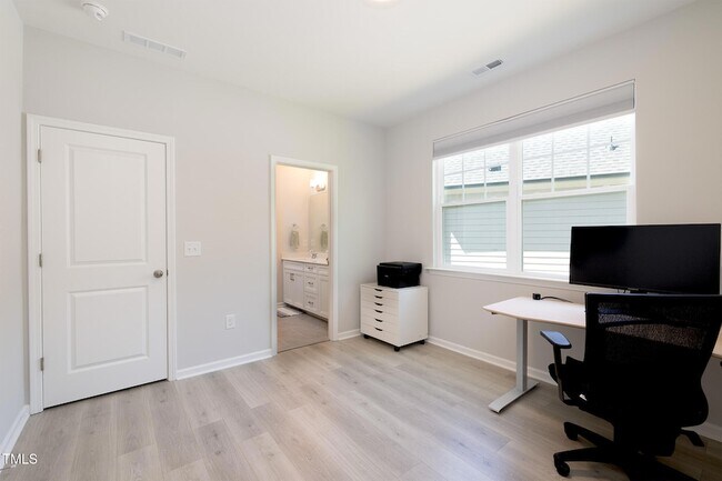 Building Photo - 2300 Kingscup Ct