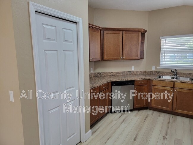 Building Photo - 470 SW 251st St