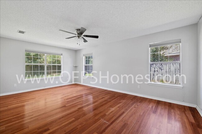 Building Photo - 4 Bedroom Home in Antioch Estates