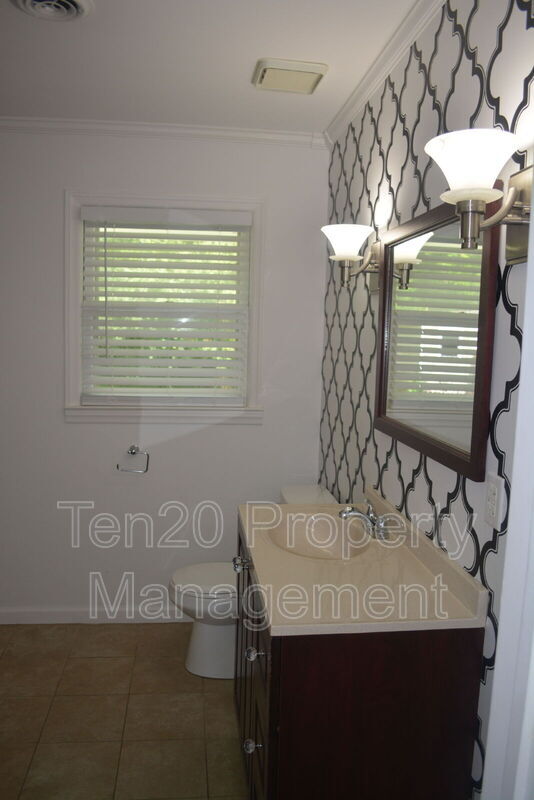 Building Photo - 1815 Marilon Dr