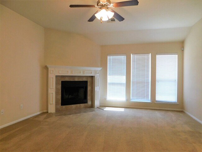 Building Photo - Available Now!!!! Beautiful home located in Harker Heights TX. This home includes 3 bedrooms, 2 b...