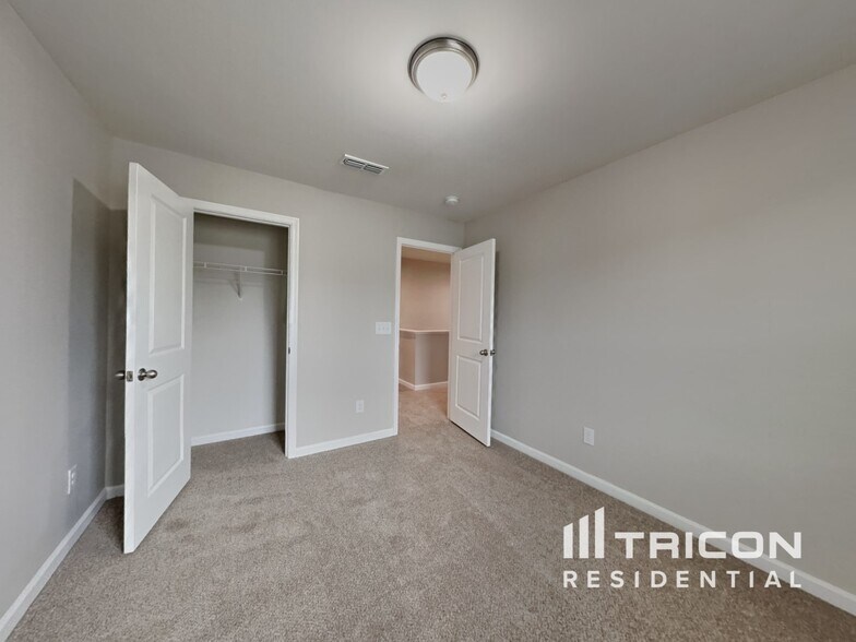 Building Photo - 16 Powder Ct