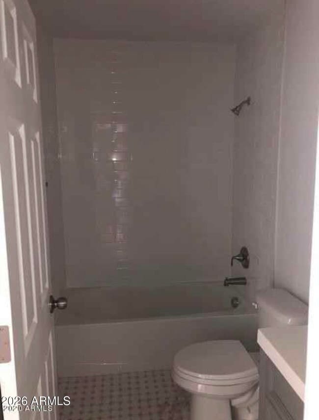 Building Photo - 2912 E Roeser Rd