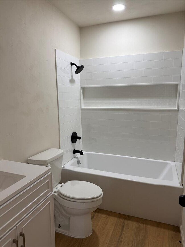 Building Photo - 1115 Asalee St