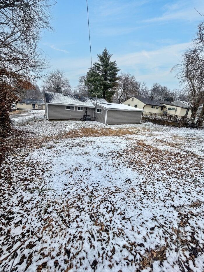 Building Photo - 5575 Winchelsea Dr