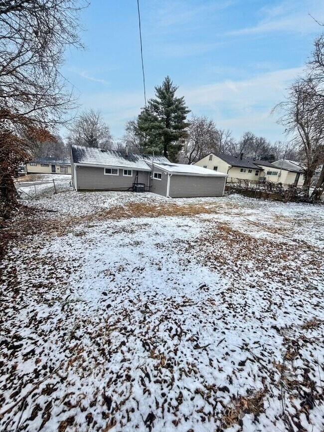 Building Photo - Charming 3-Bedroom Home with Modern Comfor...