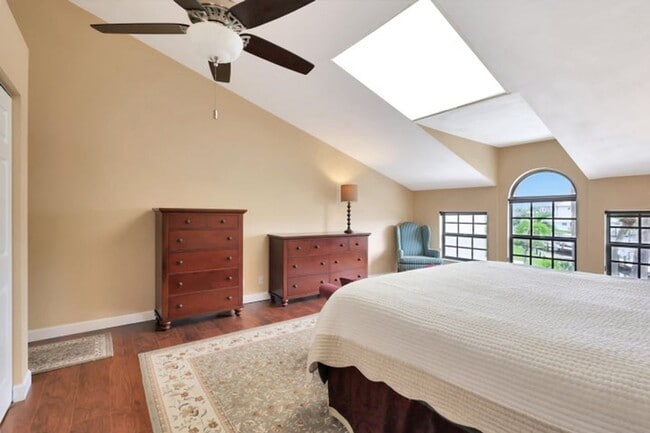 Building Photo - 2299 Treasure Isle Dr