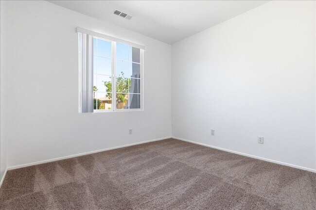 Building Photo - 4 Bed / 2.5 Bath Home at Talavera!