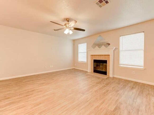 Building Photo - AVAILABLE SOON!