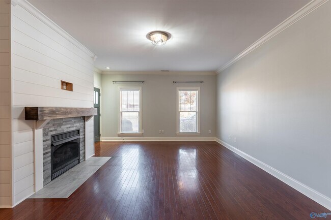 Building Photo - 525 W Mossyleaf Dr SW