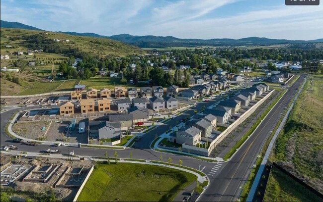 Building Photo - 141 N Legacy Flts Rd