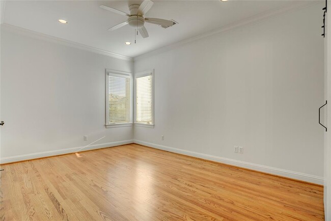 Building Photo - 3711 Tartan Ln