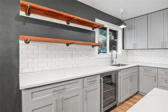 Building Photo - 1104 Durham Dr