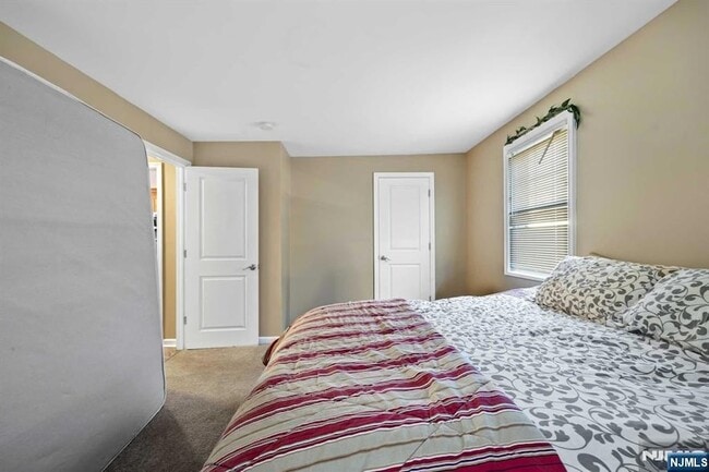 Building Photo - 47 Morris Pl