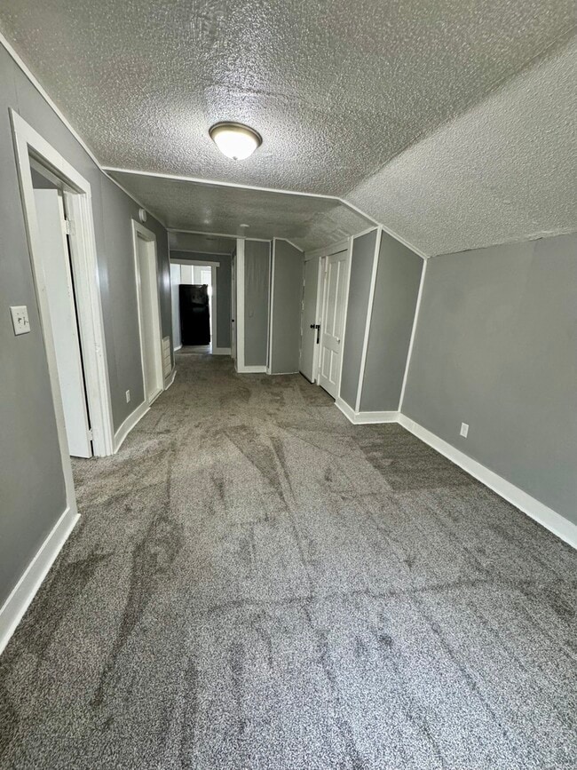 Building Photo - 3032 Indian Rd