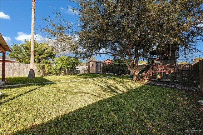 Building Photo - 17 Linda Vista St