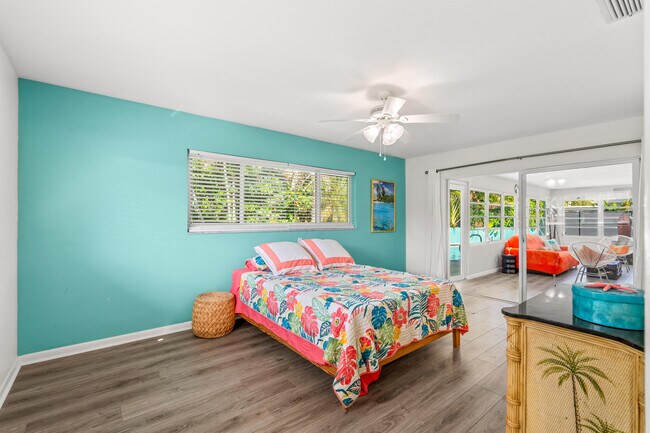 Building Photo - 113 Park Ln E