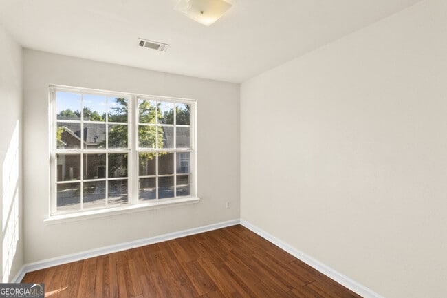 Building Photo - 7113 Brookview Way