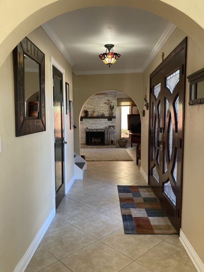 Building Photo - Relaxing Condo just steps away from the be...