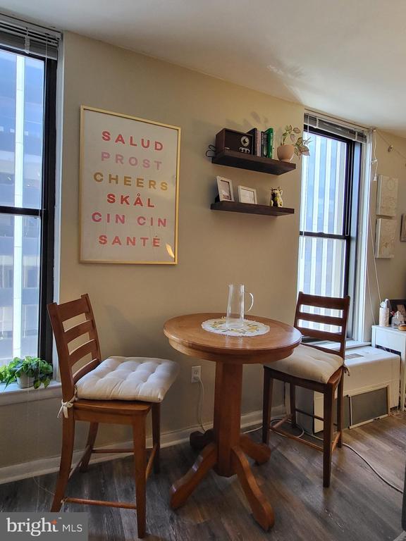 Building Photo - 135 S 19th St