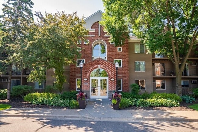 Building Photo - Park Glen Apartments