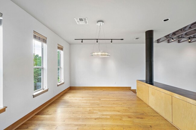 Building Photo - 1414 Rosewood St