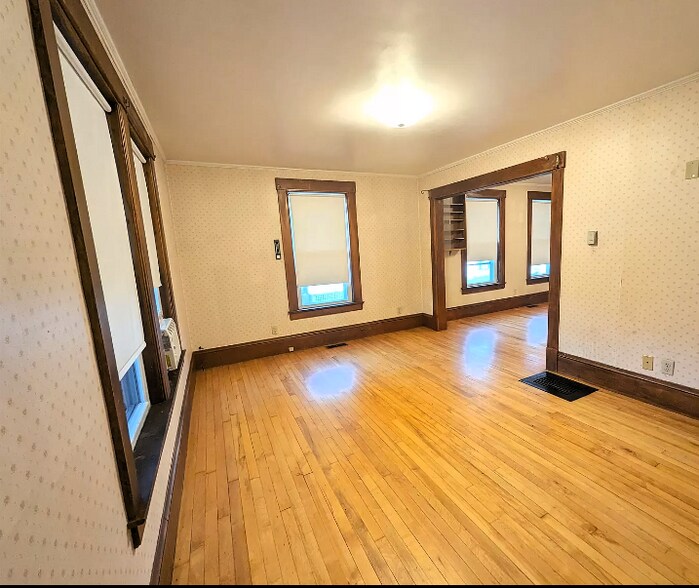 Building Photo - 273 VT-2B