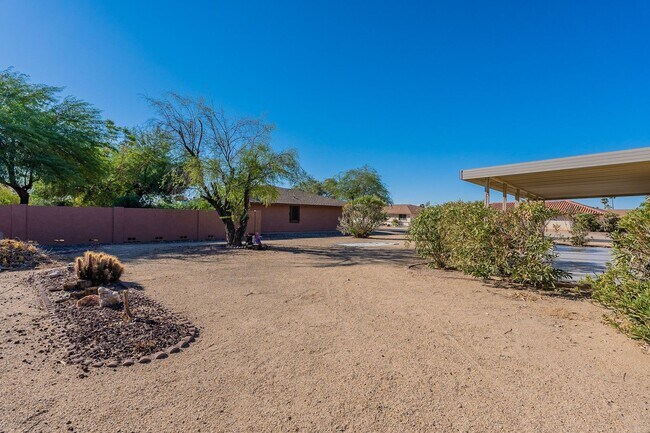 Building Photo - Modern Updated Home in Gated Community of ...