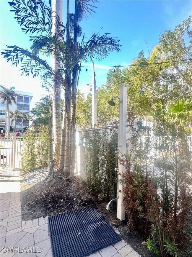 Building Photo - 9524 Gulf Shore Dr