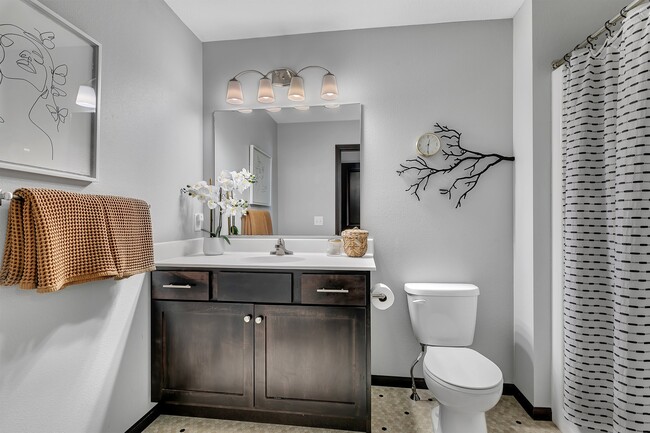 Building Photo - 1244 7th Ave S