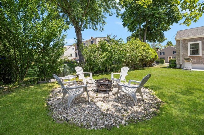 Building Photo - 133 Carroll Ave