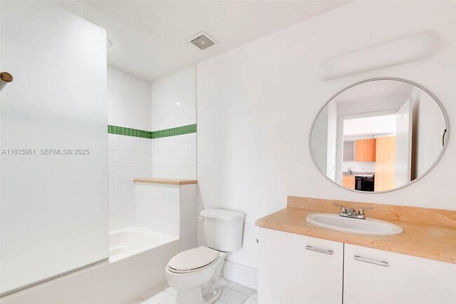 Building Photo - 1350 NW 8th Ct