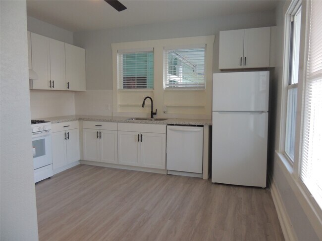 Building Photo - 3701 Bradley St