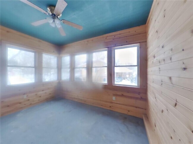 Building Photo - 4845 Orleans Ln N