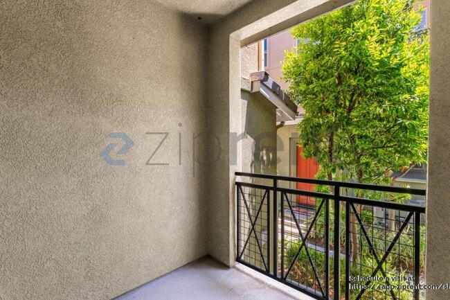 Building Photo - 4952 Haight Terrace