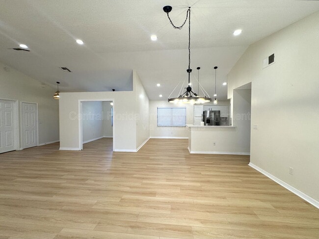 Building Photo - 9150 Palm Tree Dr