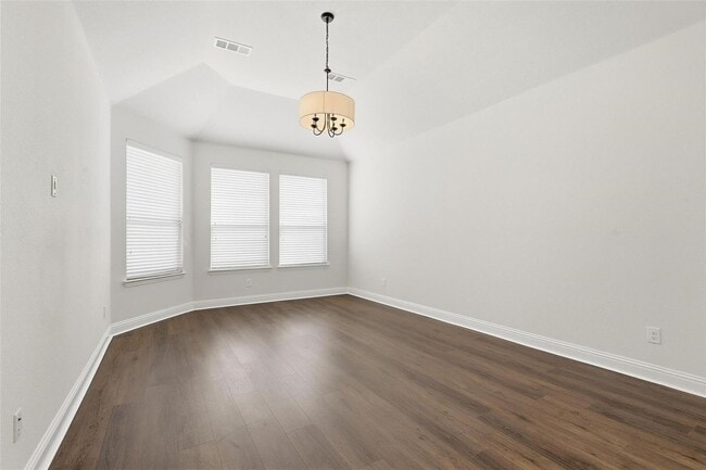 Building Photo - Spacious 5-Bedroom Living in the Heart of Willow Ridge Estates