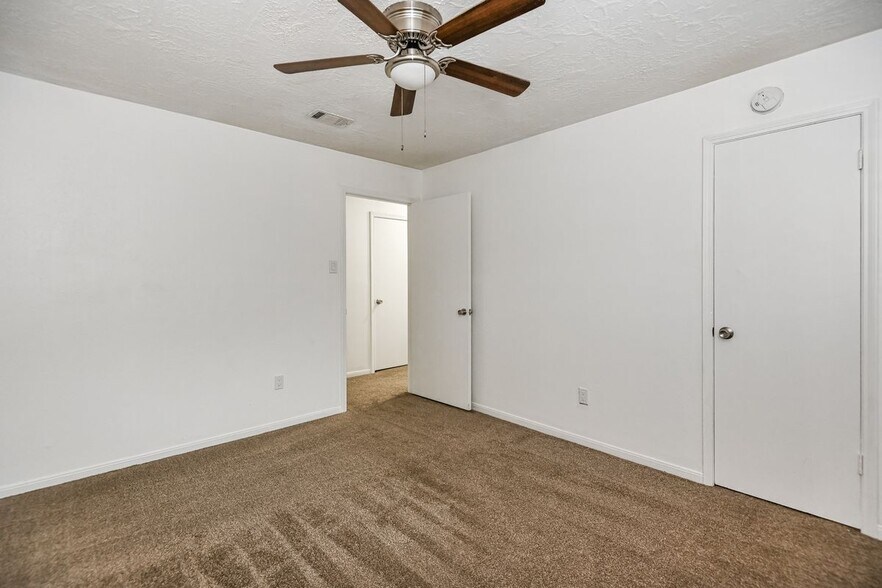 Building Photo - 7923 Dawnridge Dr
