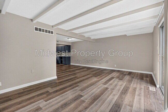 Building Photo - 10002 Kodiak Dr