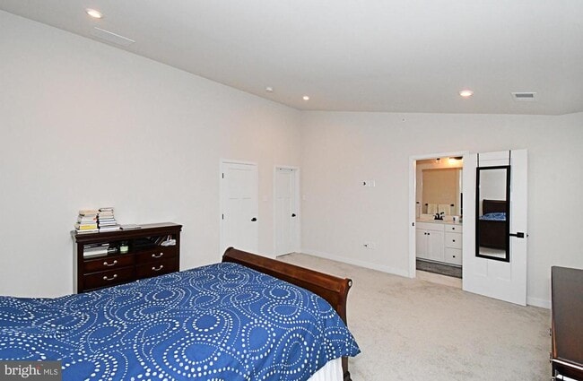 Building Photo - 500 Sterling Dr