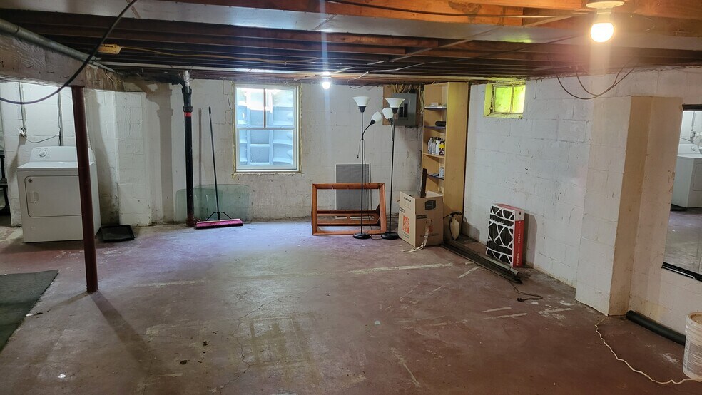 Building Photo - 2803 Rudolph Ave