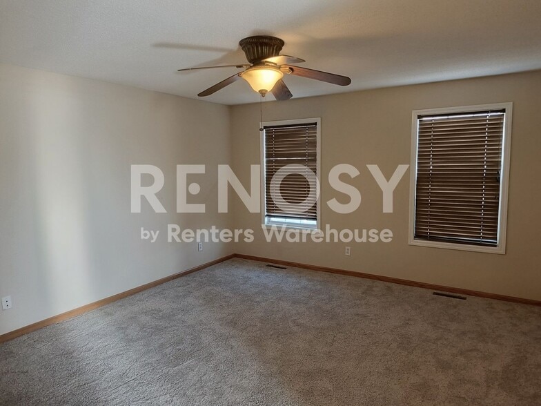 Building Photo - 15284 Florist Cir