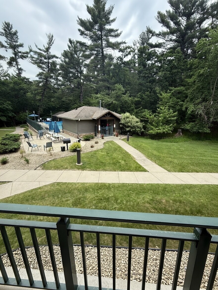 Building Photo - 441 Clara Ave