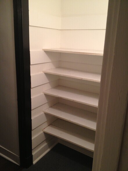 Building Photo - 5905 Stanton Ave