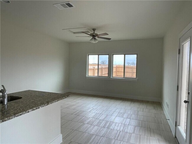 Building Photo - 526 White Steppe Way