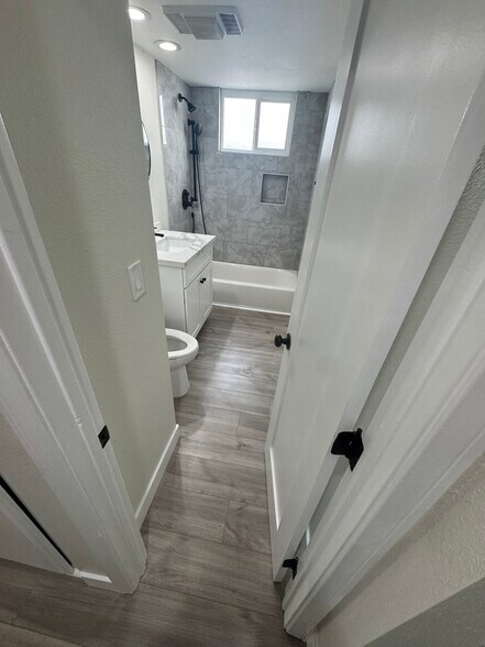 Building Photo - 31671 Seacove Dr