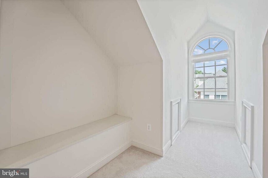 Building Photo - 10669 Yorktown Ct