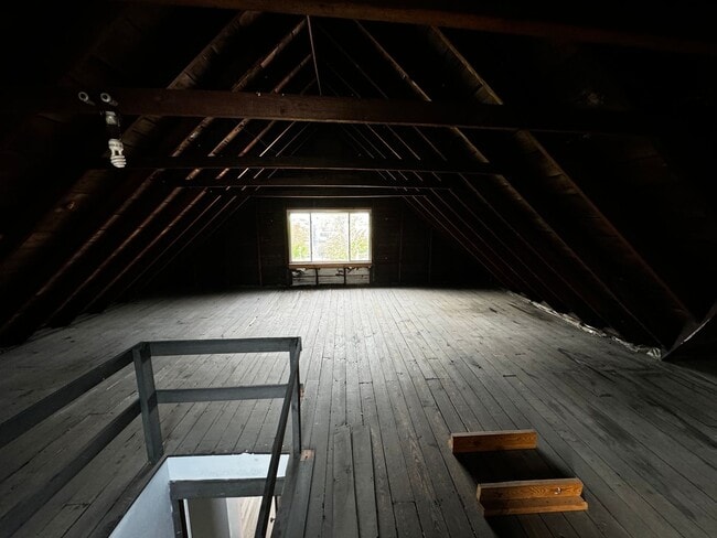 Building Photo - Charming 3 Bed, 1 Bath House for Rent in C...